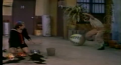 El Chavo del 8   040 Chicle En El Sombrero
