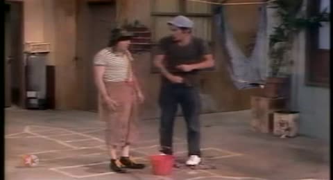 El Chavo del 8   043 Los Pantalones De Don Ramon