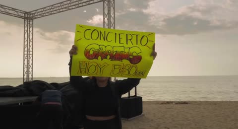 Chyno   Nacho   Tu Nombre  Video Oficial 