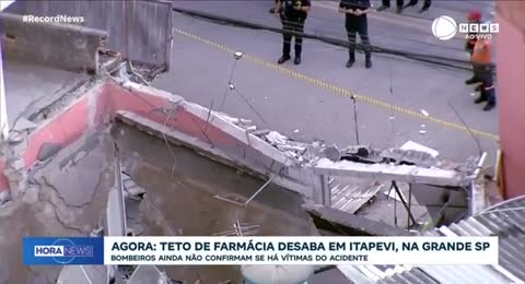 Teto de farm  cia desaba em Itapevi  na Grande S  o Paulo  zUrZ6z6hgAA 
