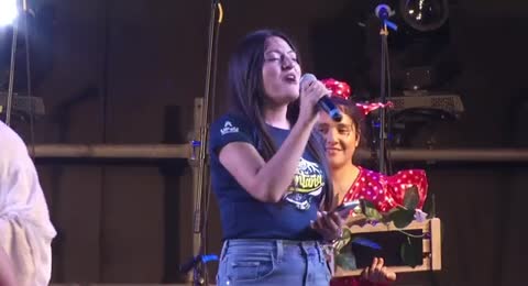 M  s all   de la Monta  a ft  Dulce Alabanza   Zimrah   Karen Cruzado
