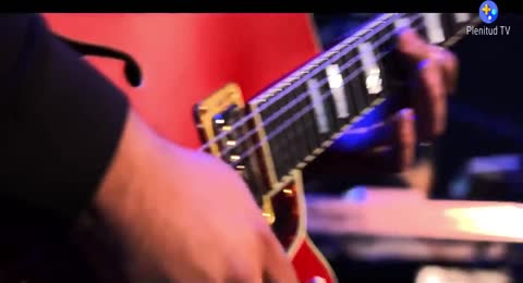  Bienvenido Esp  ritu Santo  Feat Marco Barrientos   Video Oficial   Pentecost  s   Miel San Marcos 720P Hd   Online Video Cutter Com 