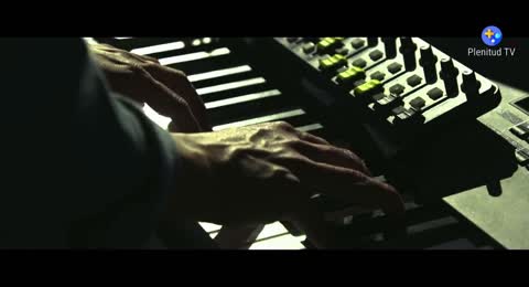   ME ENAMORO M  S     VIDEO OFICIAL   PENTECOST  S   MIEL SAN MARCOS 720P HD   online video cutter com 