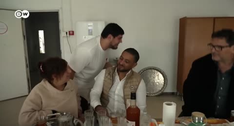 H  roes silenciosos en los barrios de droga de Marsella   DW Documental