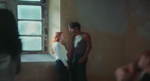 Sebasti  n Yatra   La Pelirroja  Official Video 