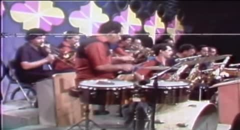 PORQUE Bolero  R Martinez Canta  CARLOS JARA JR    DouTico com