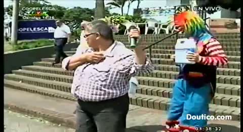 Suri Benavides   DouTico com