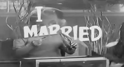 0023g IMarriedJoan S02E05 TropicalFish