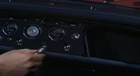 Max la menace   S01E04   Notre homme au pays des jouets
