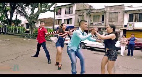 Bailando Salsa Doutico
