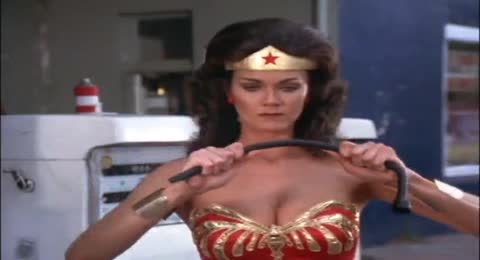 La Mujer Maravilla 3  24