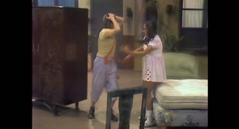 Chaves S01E07 O Despejo   O Piquenique Voador   Doutor Chapatin 720p WEB DL AAC2 0 x264 Tars