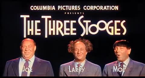 175 Los Tres Chiflados  Cascos y Chiflados   1957  Audio Latino  REMASTERIZADO