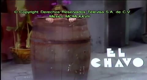 EL CHAVO   FALTA DE AGUA EN LA VENCINDAD 1976