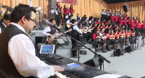 Medley de coros  Jesucristo est   pasando por aqu      Coro Menap  HD 